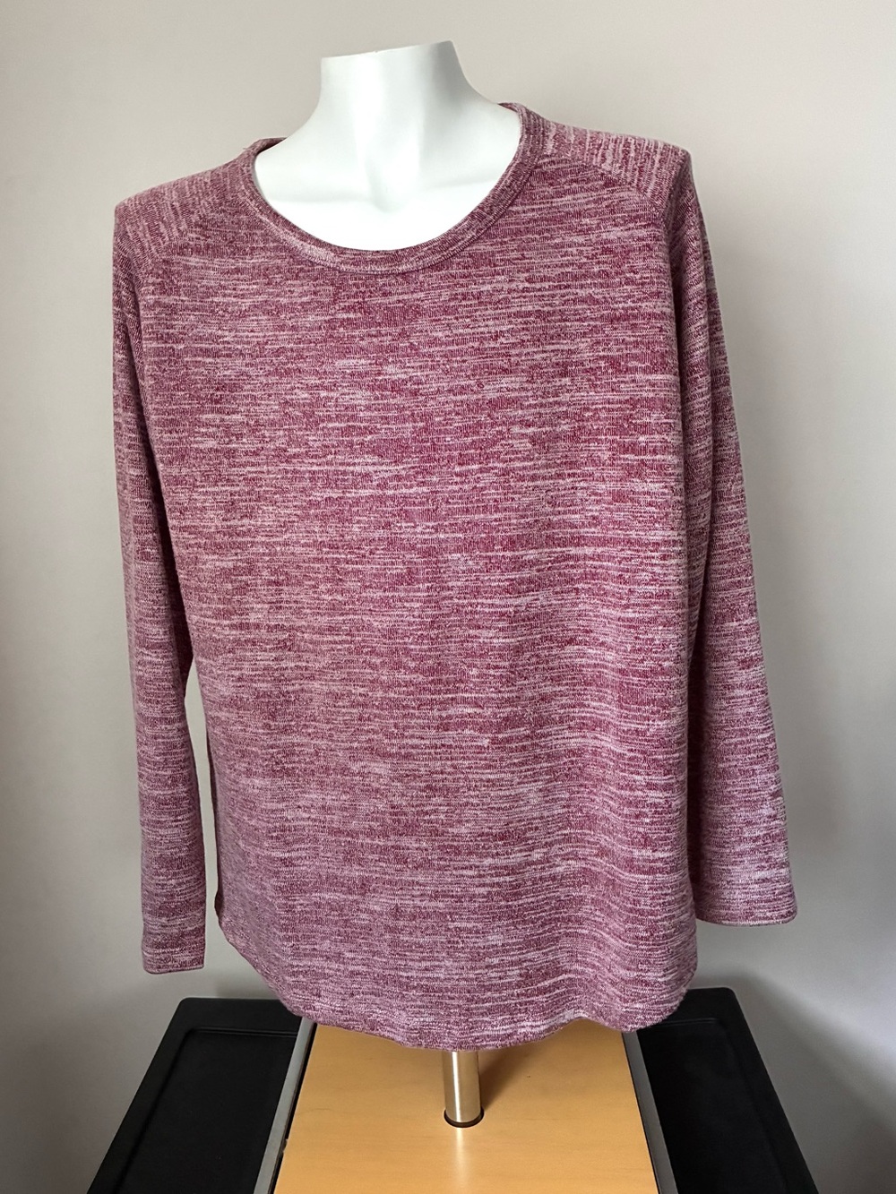 Lilac Bloom  Women’s Marbled Long Sleeve Top Size Small